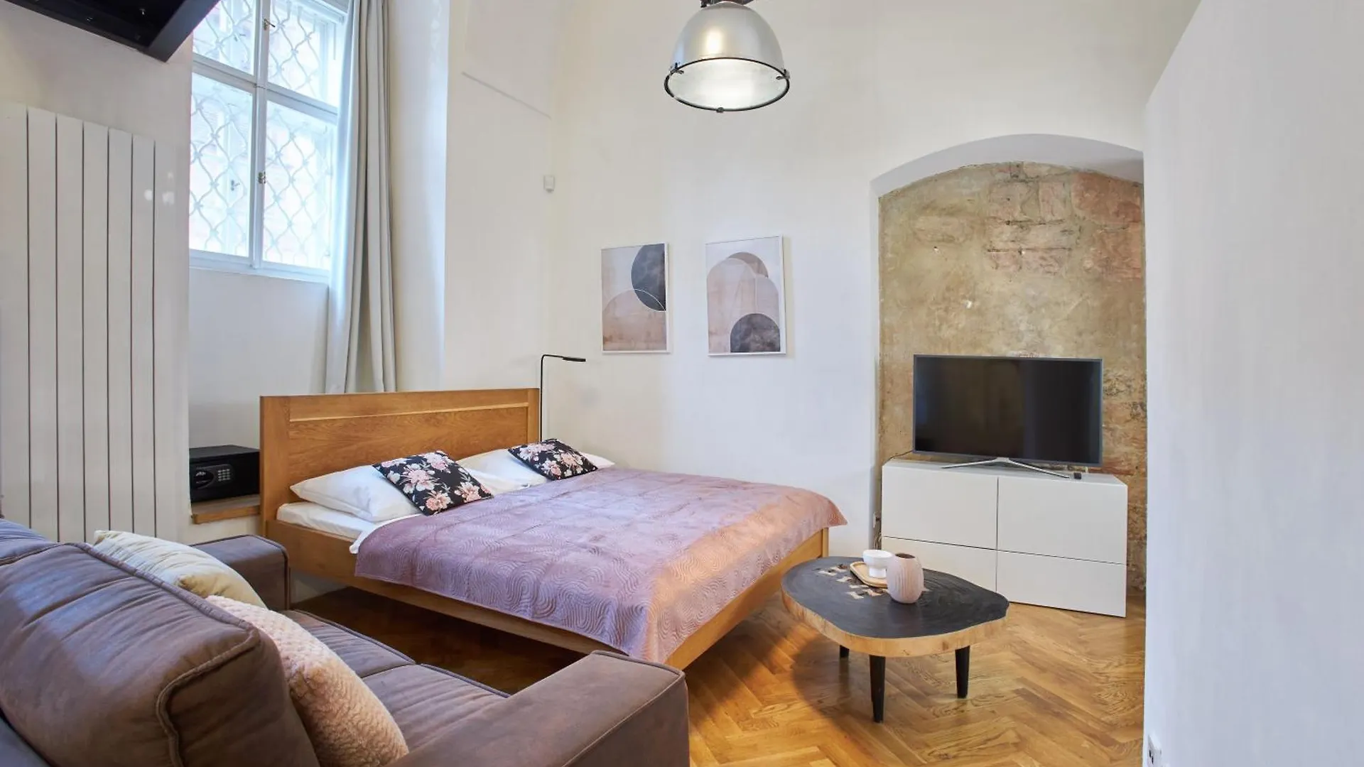 Lazenska N4 Residence Prague 4*,