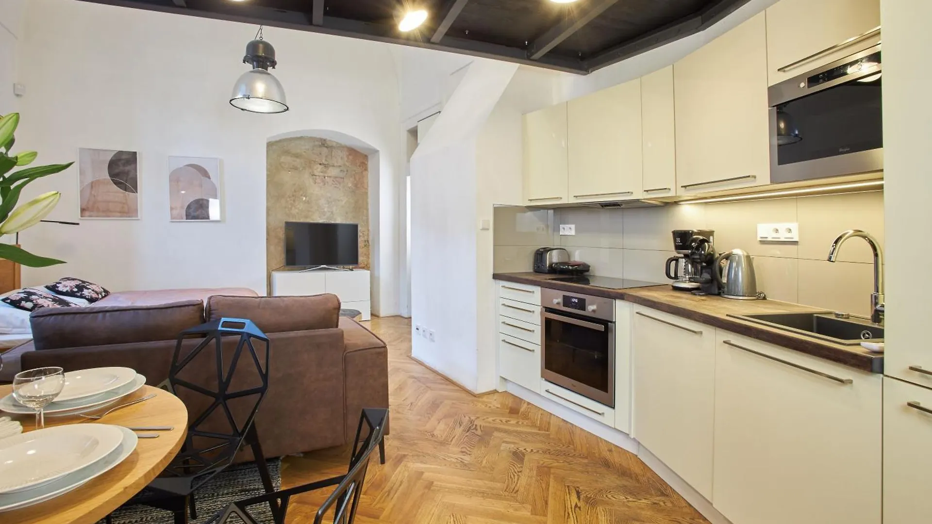 Lazenska N4 Residence Prague Aparthotel
